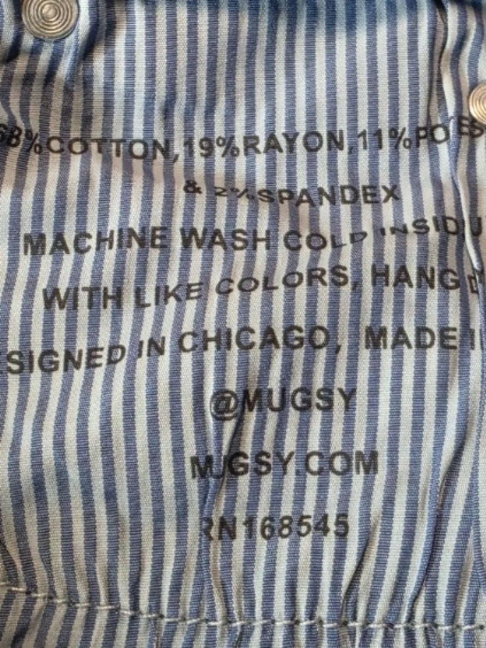 Mugsy Jeans small hole